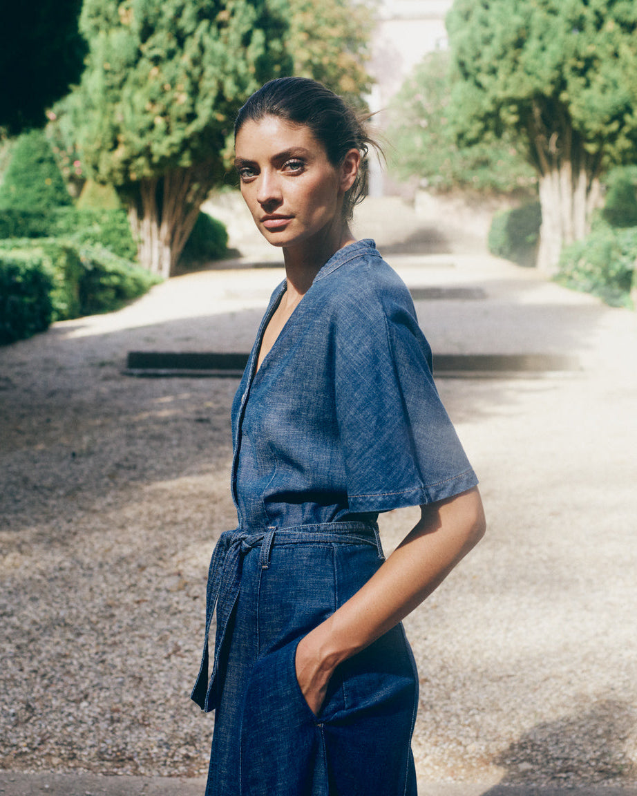 Modelshot / Dark Blue / Detail